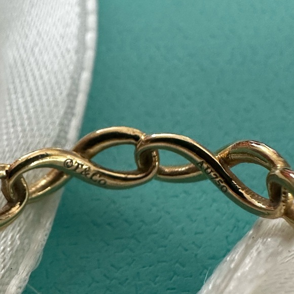 Tiffany & Co Yellow Gold Infinity Ring Sz 5.5 –5.75 (but fits like 6) - Picture 5 of 11